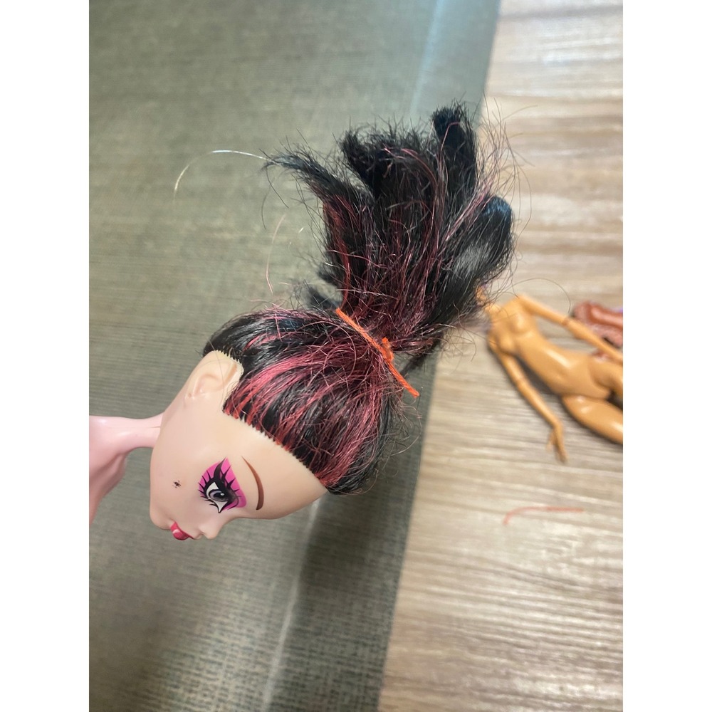 Monster High Draculaura Doll 2008 Gen 1 Mattel Pink Vampire for Parts Custom DIY - Picture 8 of 10